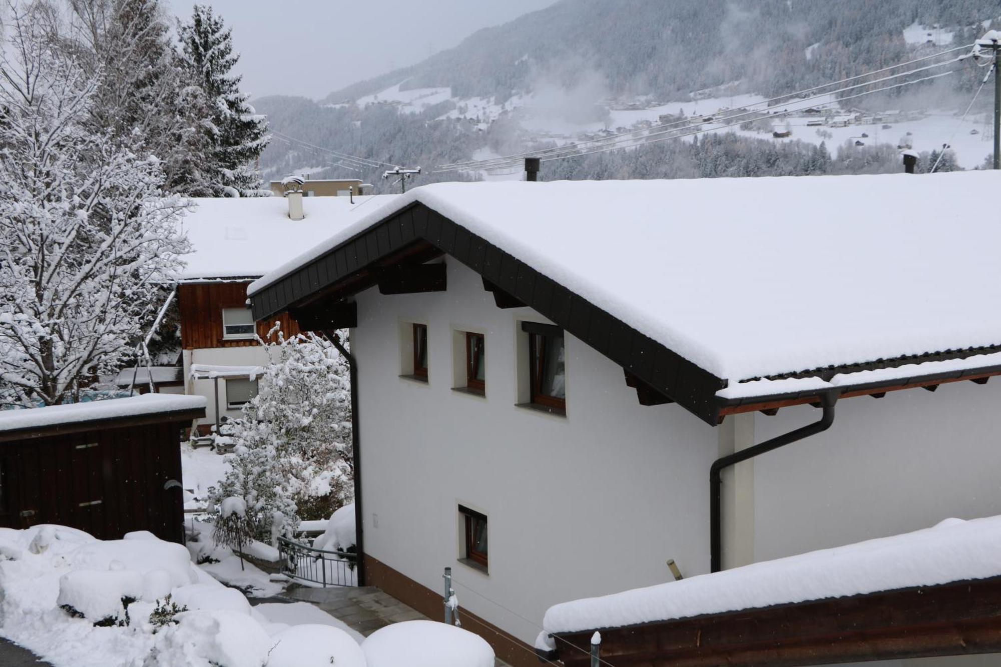 Ferienwohnung Raich ヴェンス エクステリア 写真